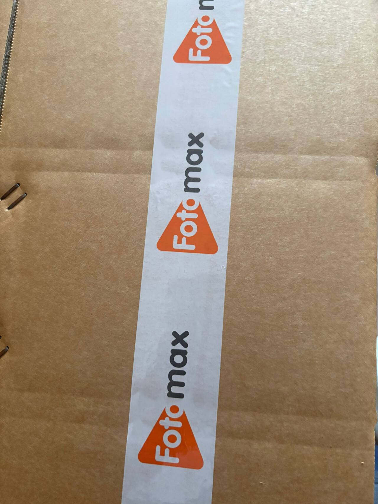 Merkt límbönd með lógó