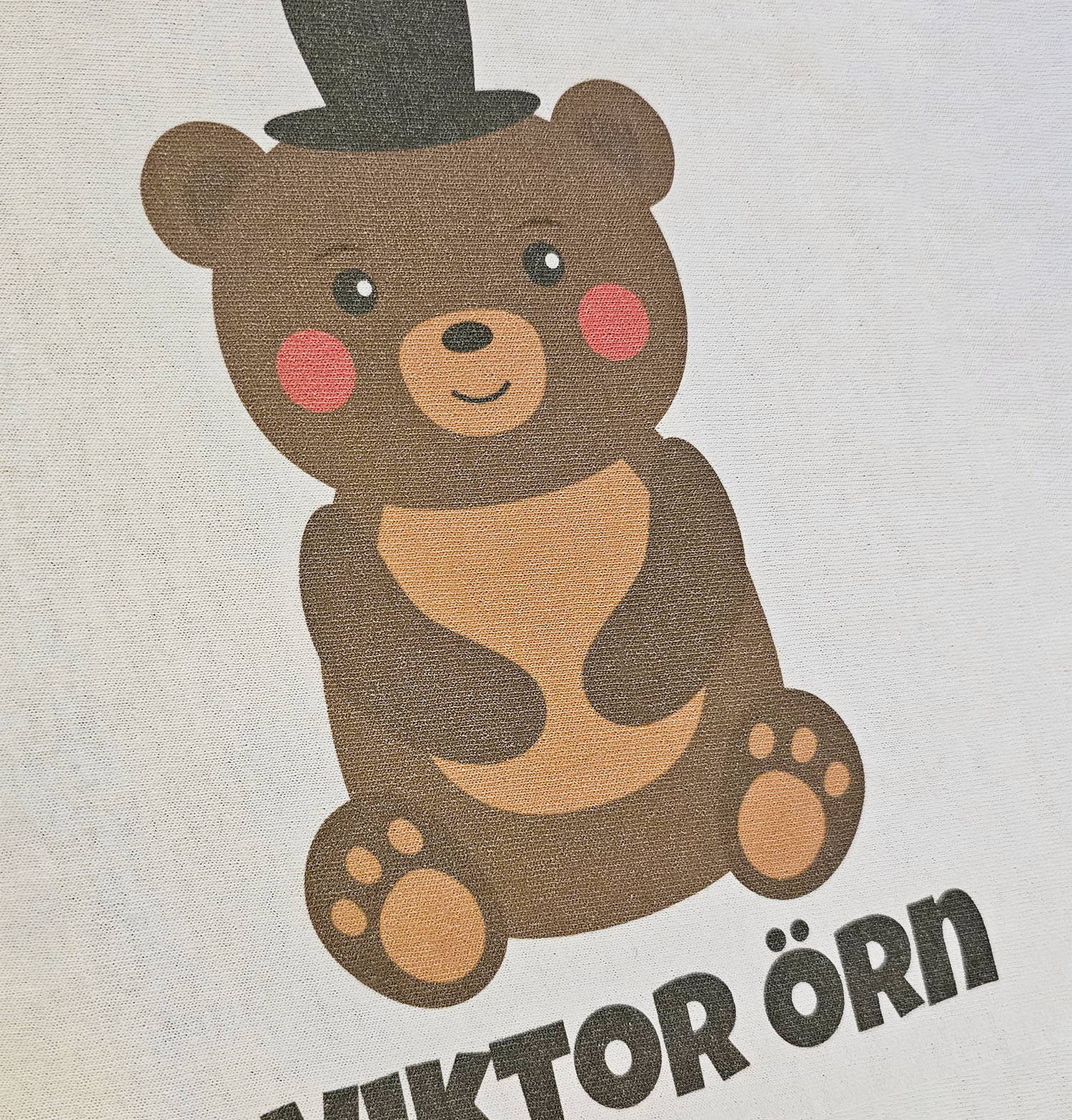 Barnabolur - með Bangsa og nafni barnsins - Hvítur bolur