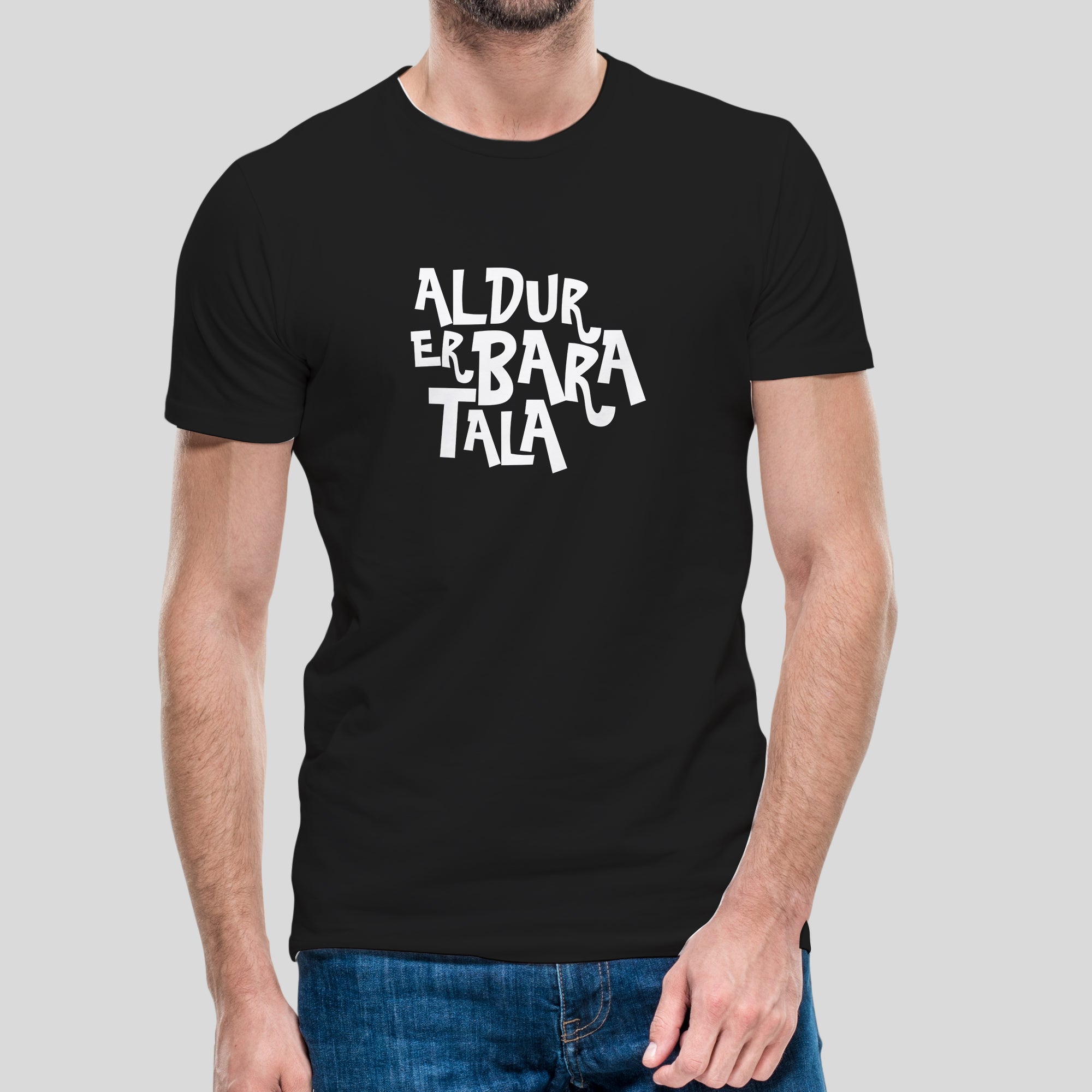 ALDUR ER BARA TALA - Svartur bolur