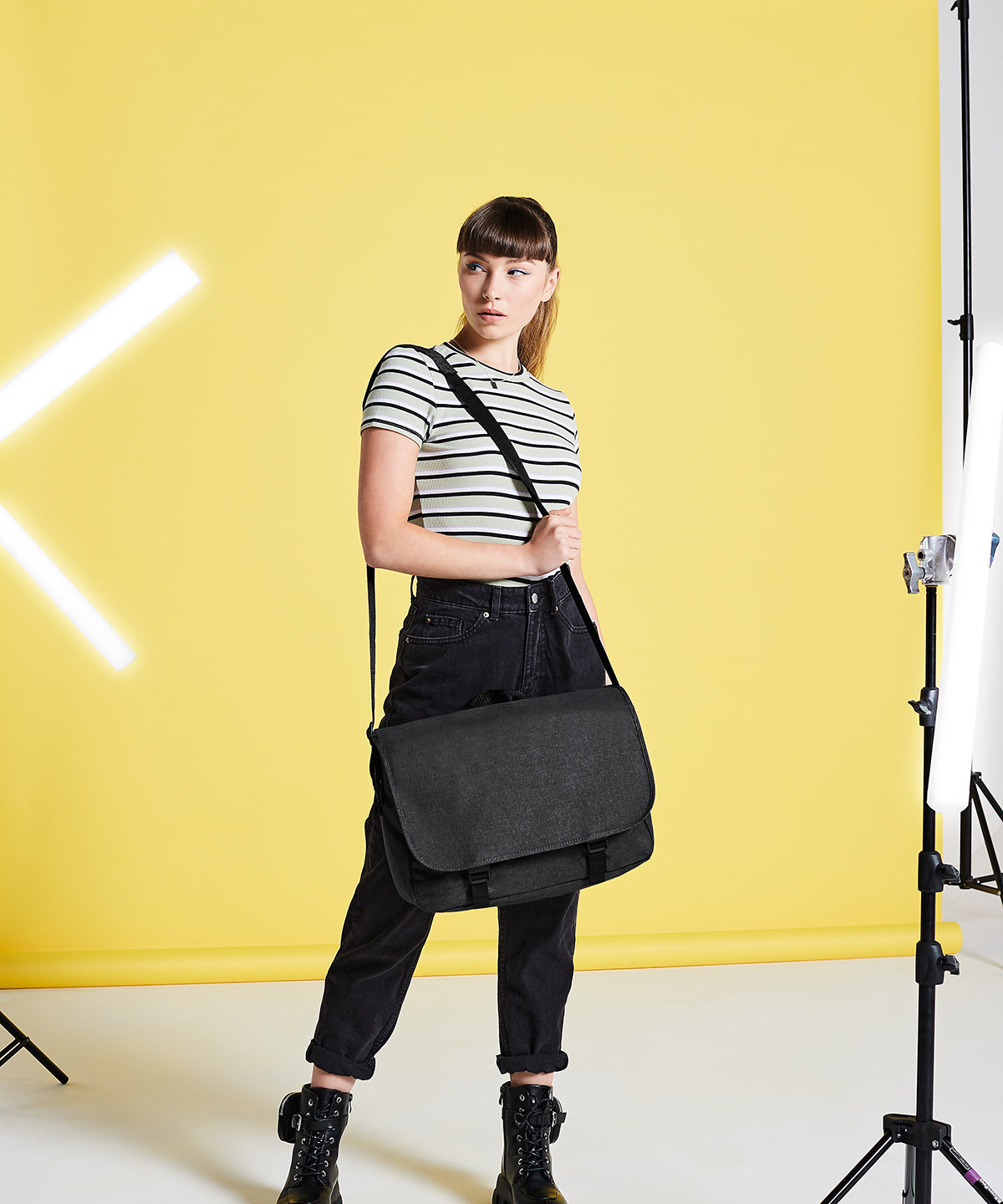 Töskur - Two-tone Digital Messenger