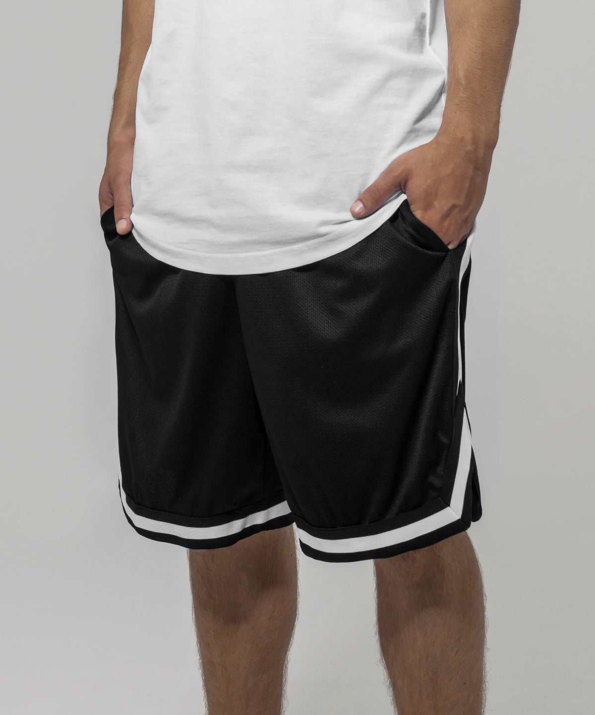 Stuttbuxur - Two-tone Mesh Shorts
