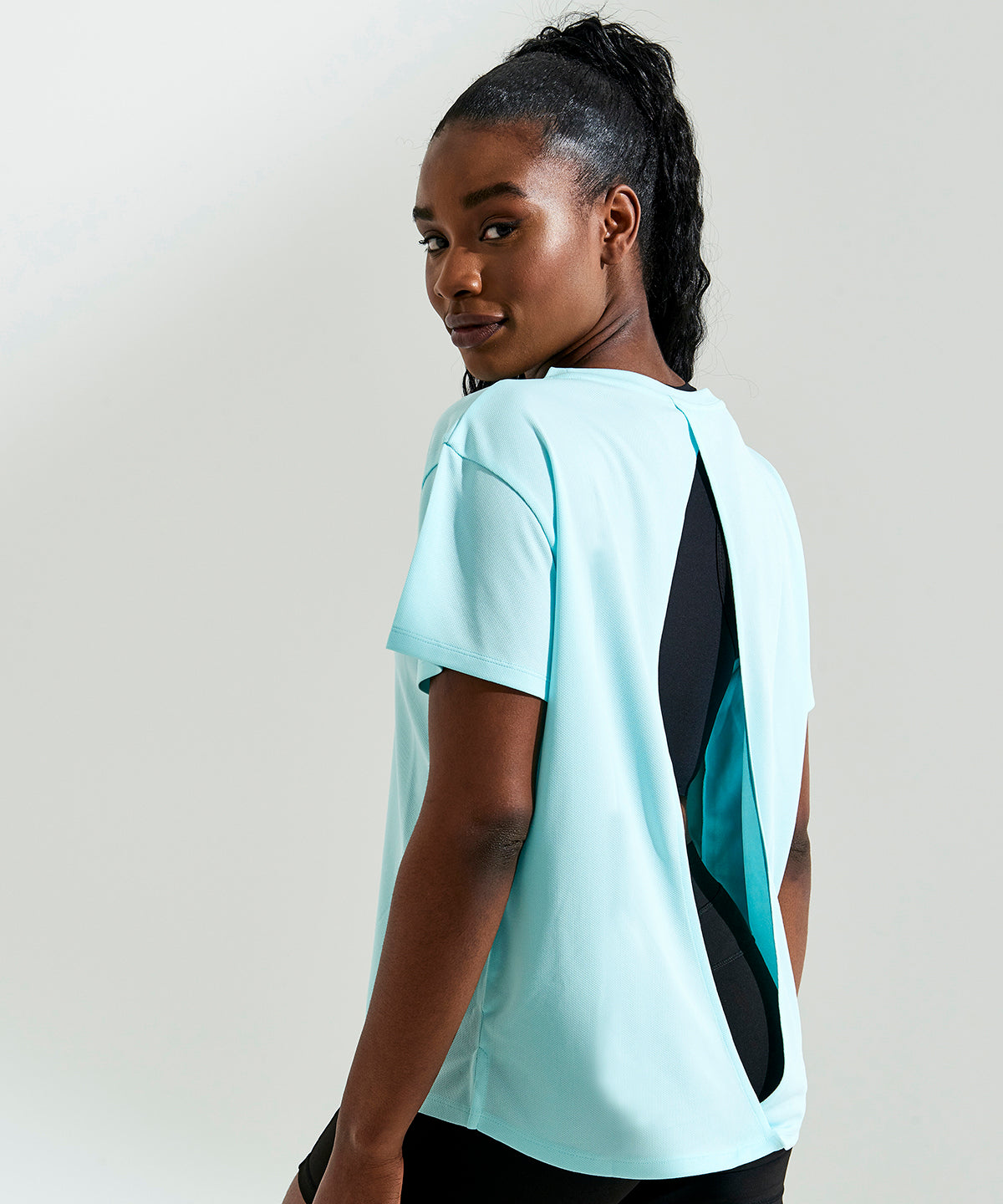 Stuttermabolir - Women’s Open Back T