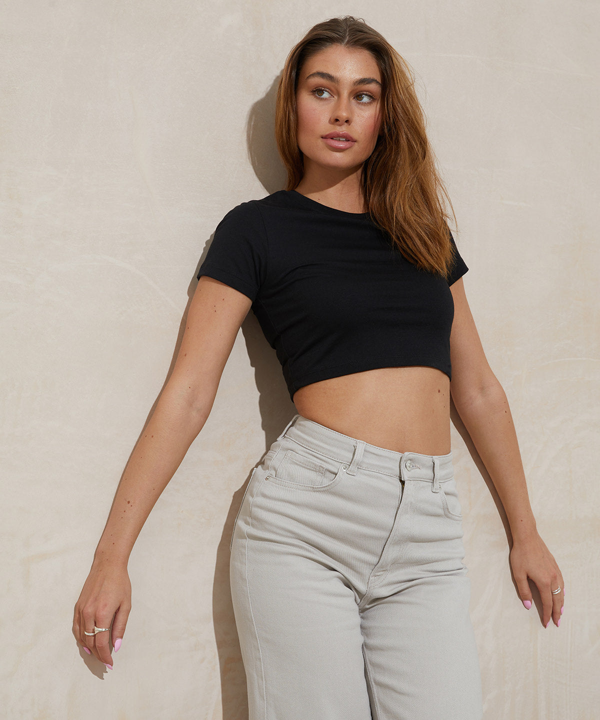 Stuttermabolir - Women's Triblend Cropped T
