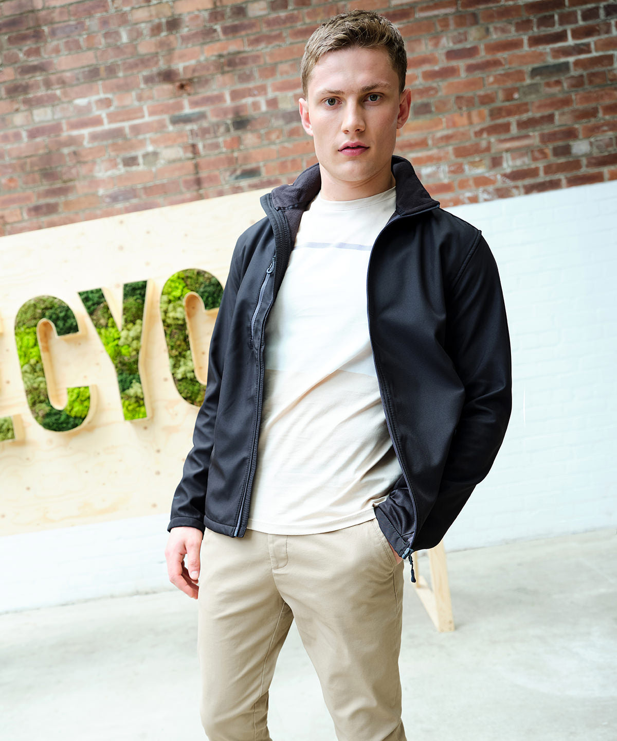 Jakkar - Honestly Made Recycled Softshell Jacket