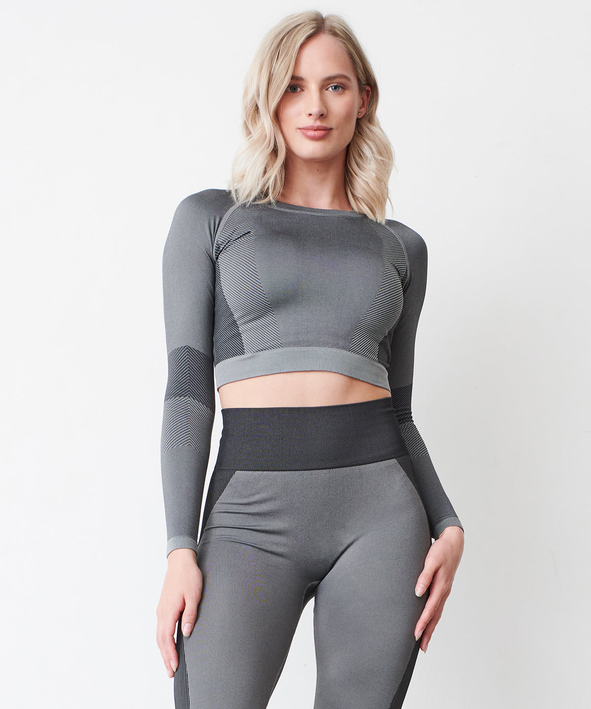 Stuttermabolir - Women's Seamless Panelled Long Sleeve Crop Top