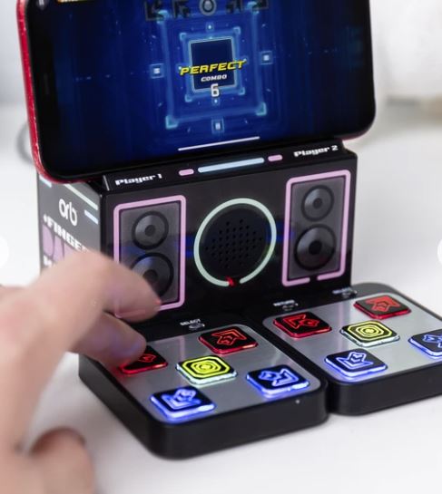 Mini retro-style dance machine - for your fingers!