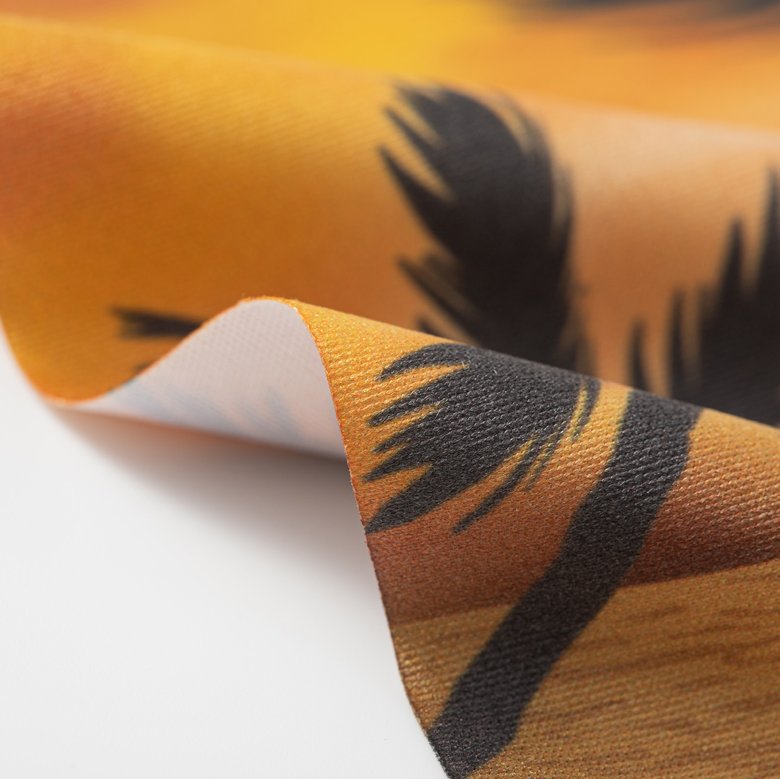 Merktir gleraugnaklútar með lógó