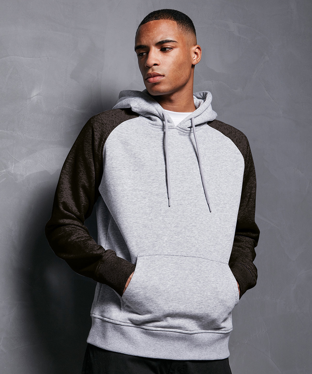 Hettupeysur - Basic Raglan Hoodie