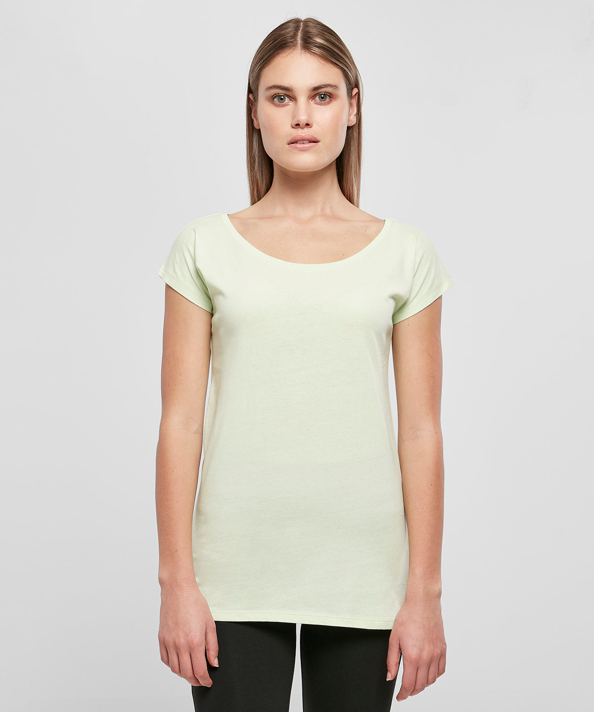 Stuttermabolir - Women's Wide Neck Tee