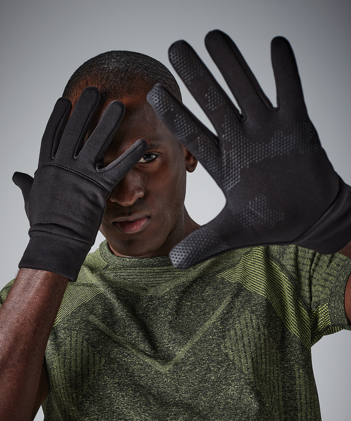 Hanska - Softshell Sports Tech Gloves
