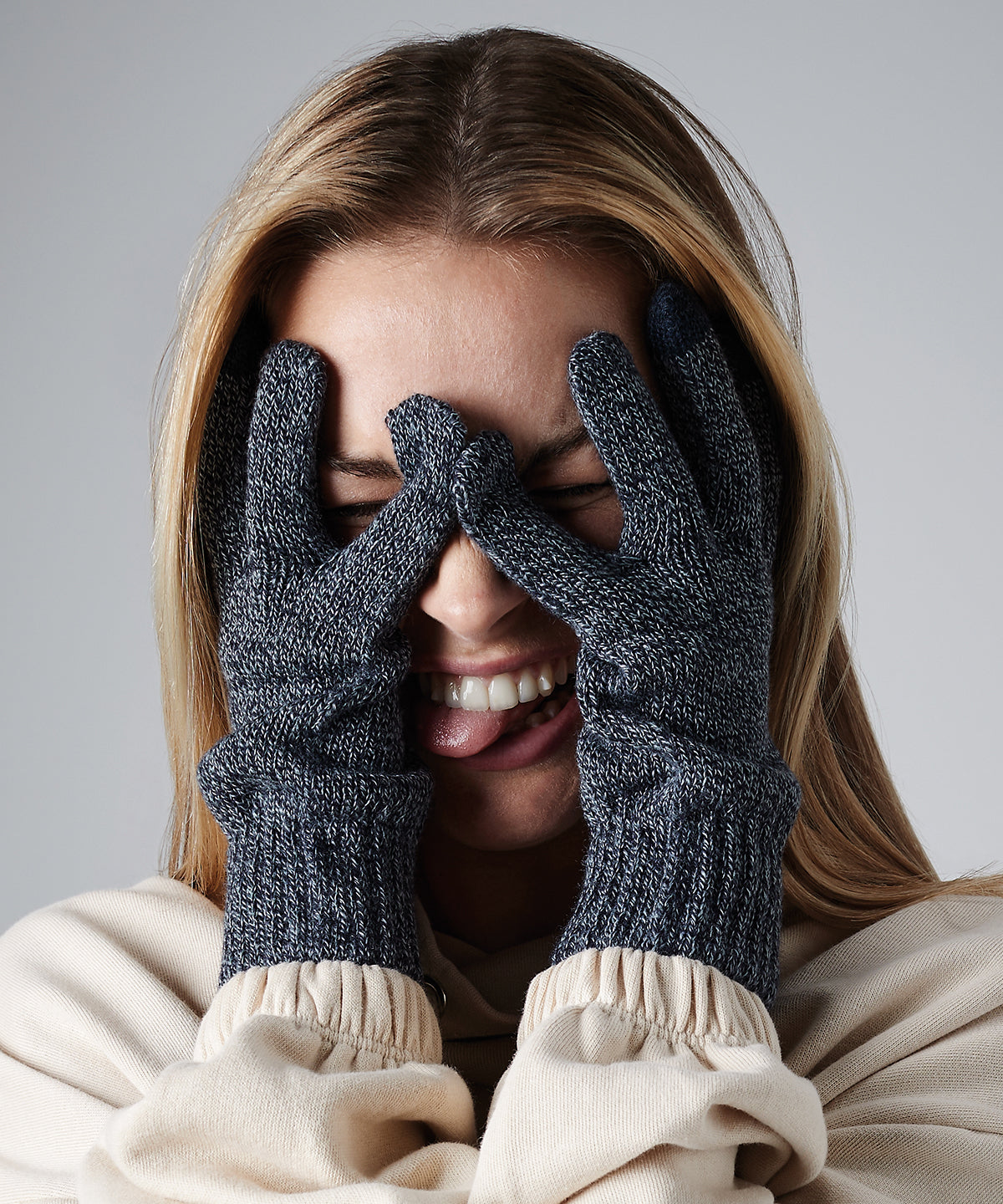 Hanska - Touchscreen Smart Gloves