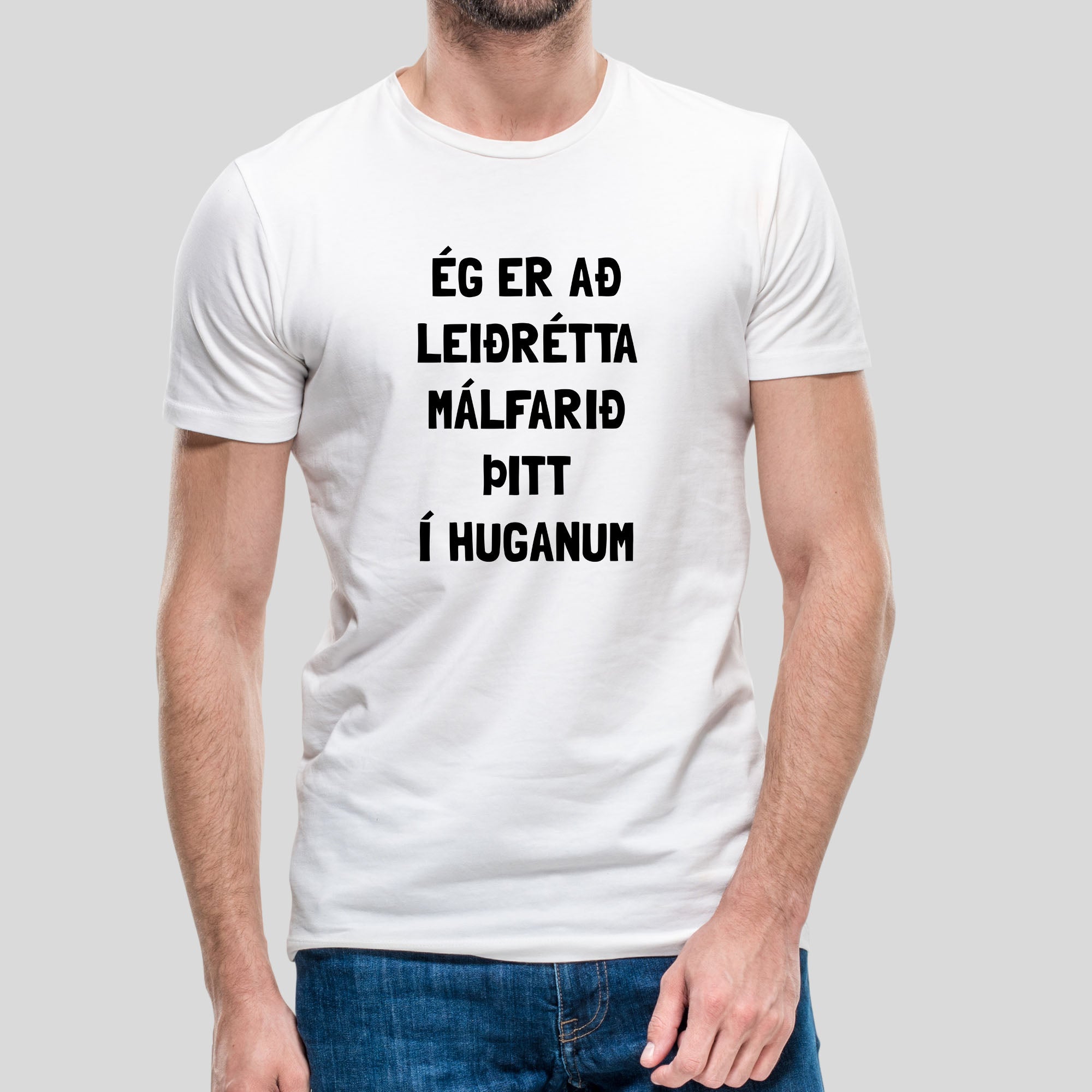 ÉG ER AÐ LEIÐRÉTTA - Hvítur bolur