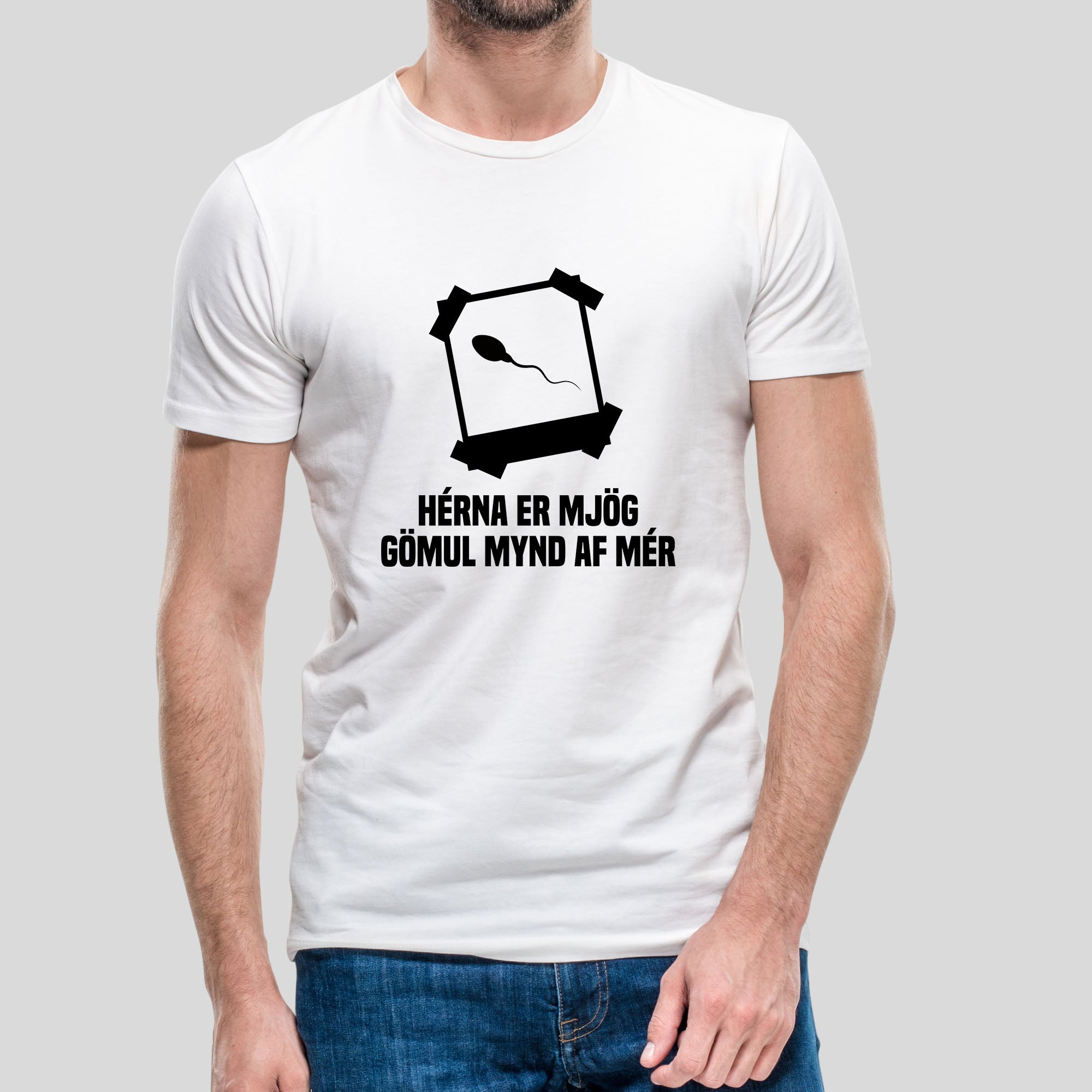 HÉRNA ER MJÖG GÖMUL MYND AF MÉR - Hvítur bolur