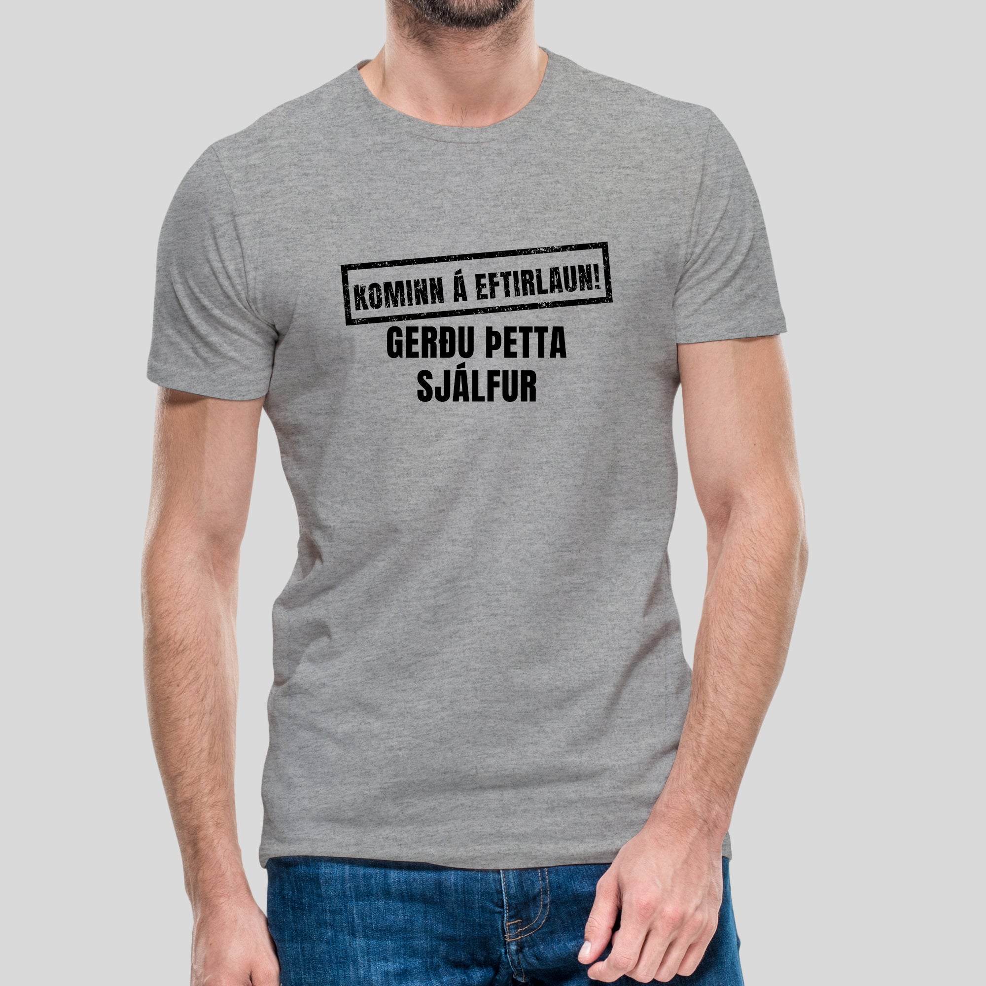 KOMINN Á EFTIRLAUN- Grár bolur
