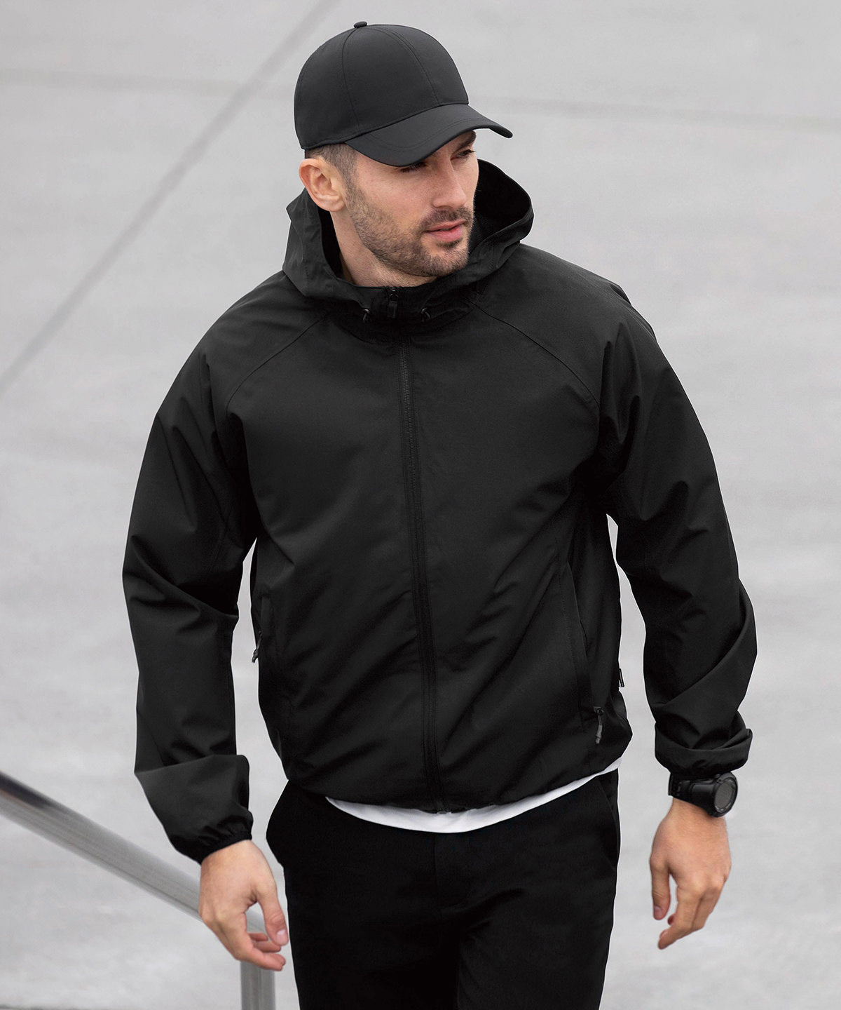 Jakkar - Carmel – Minimalistic Hooded Windbreaker