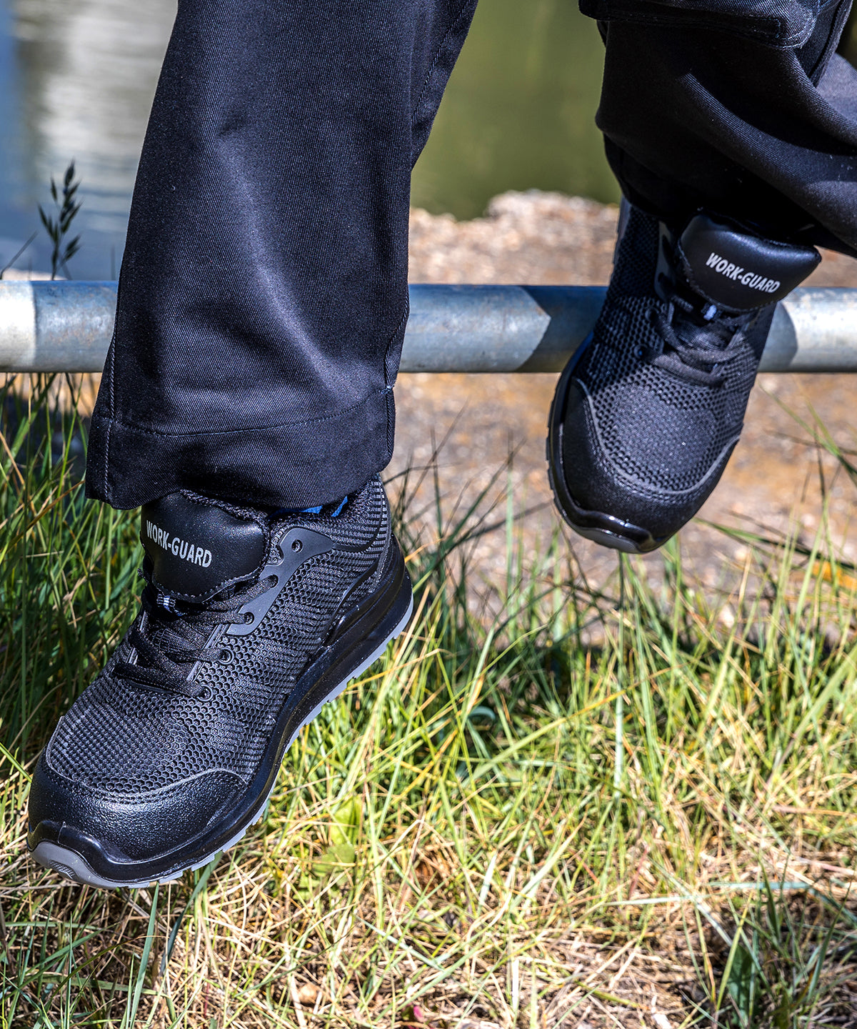 Strigaskór - All-black Safety Trainer