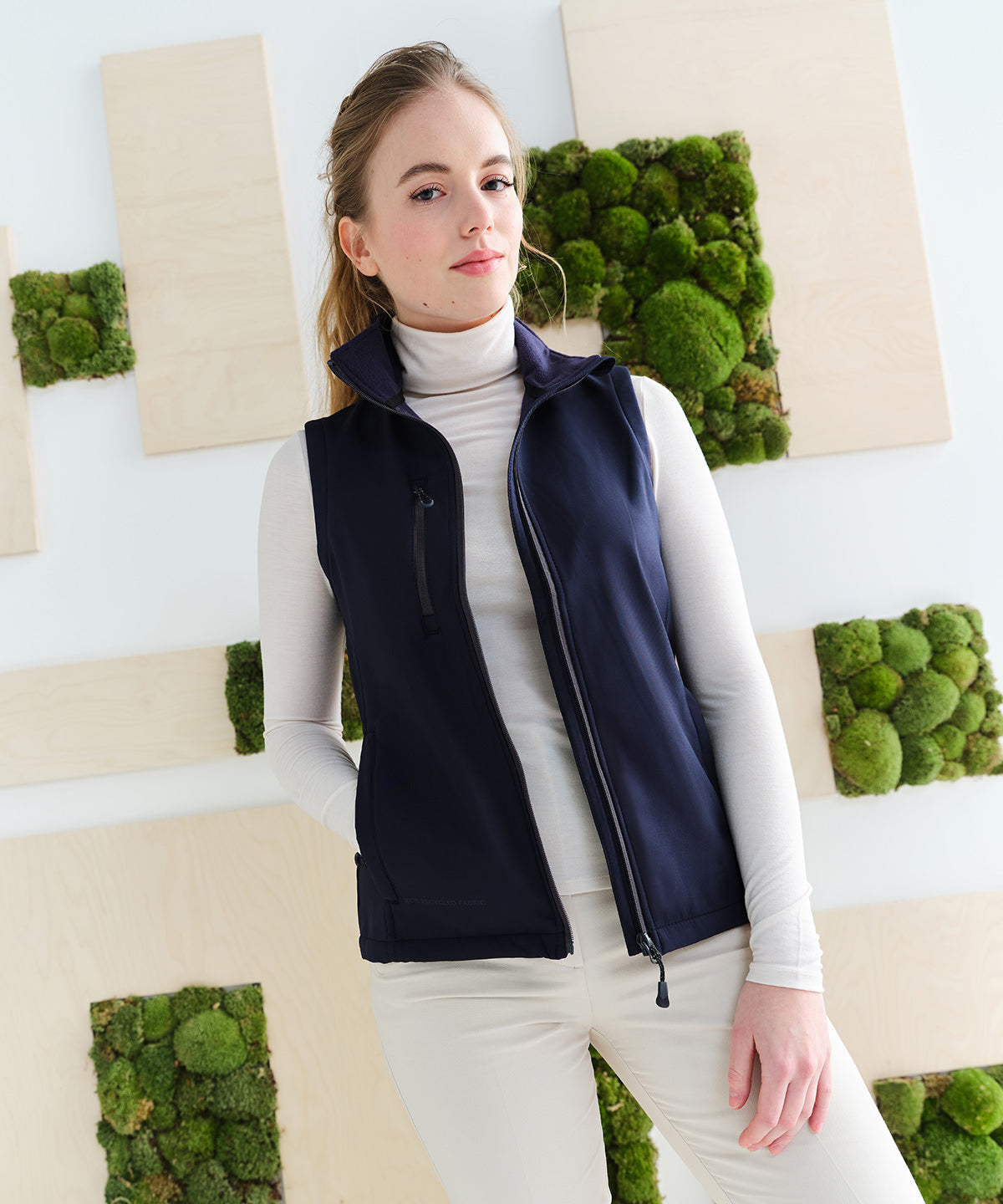 Vesti - Women's Honestly Made Recycled Softshell Bodywarmer