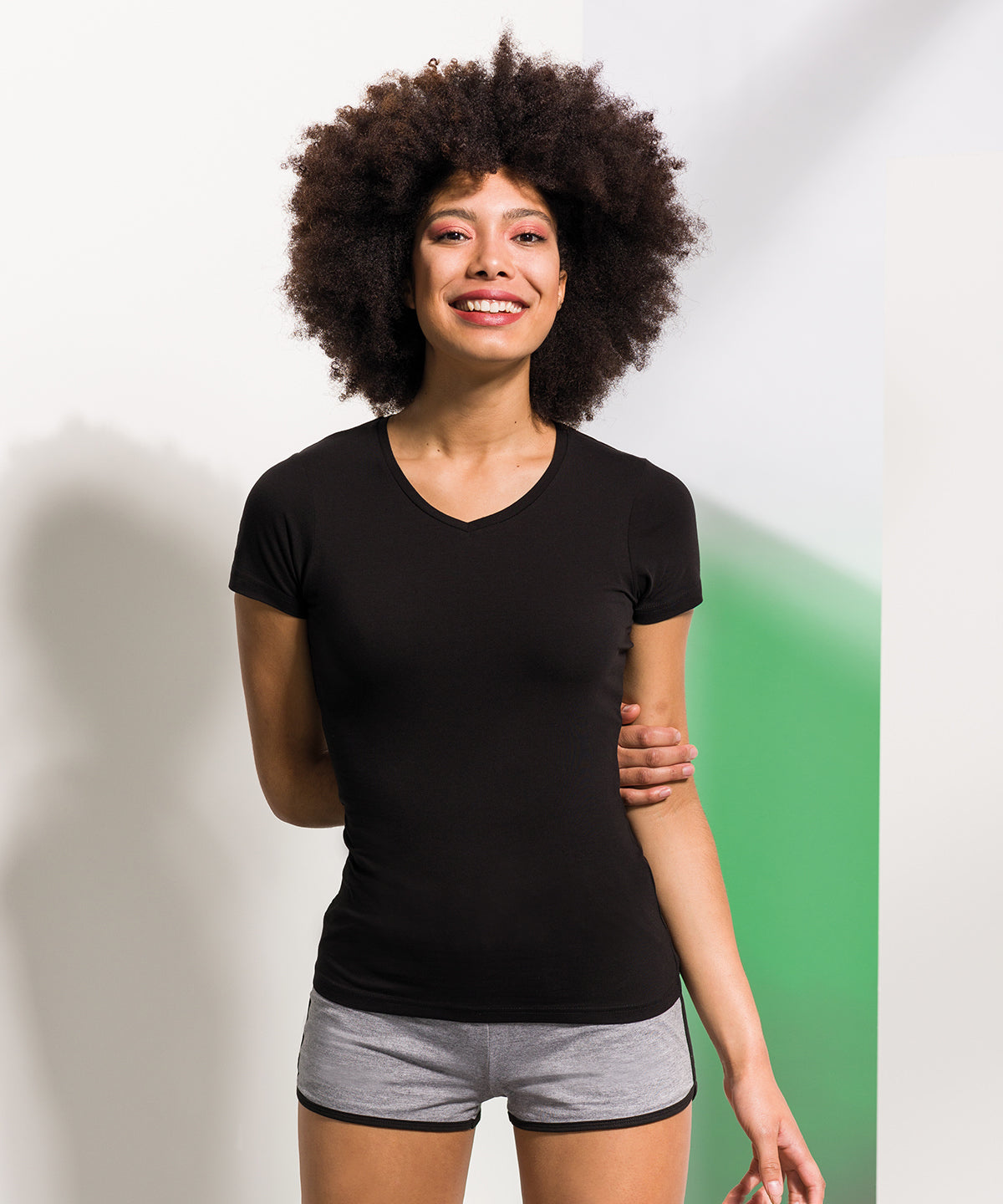 Stuttermabolir - Feel Good Women's Stretch V-neck T-shirt