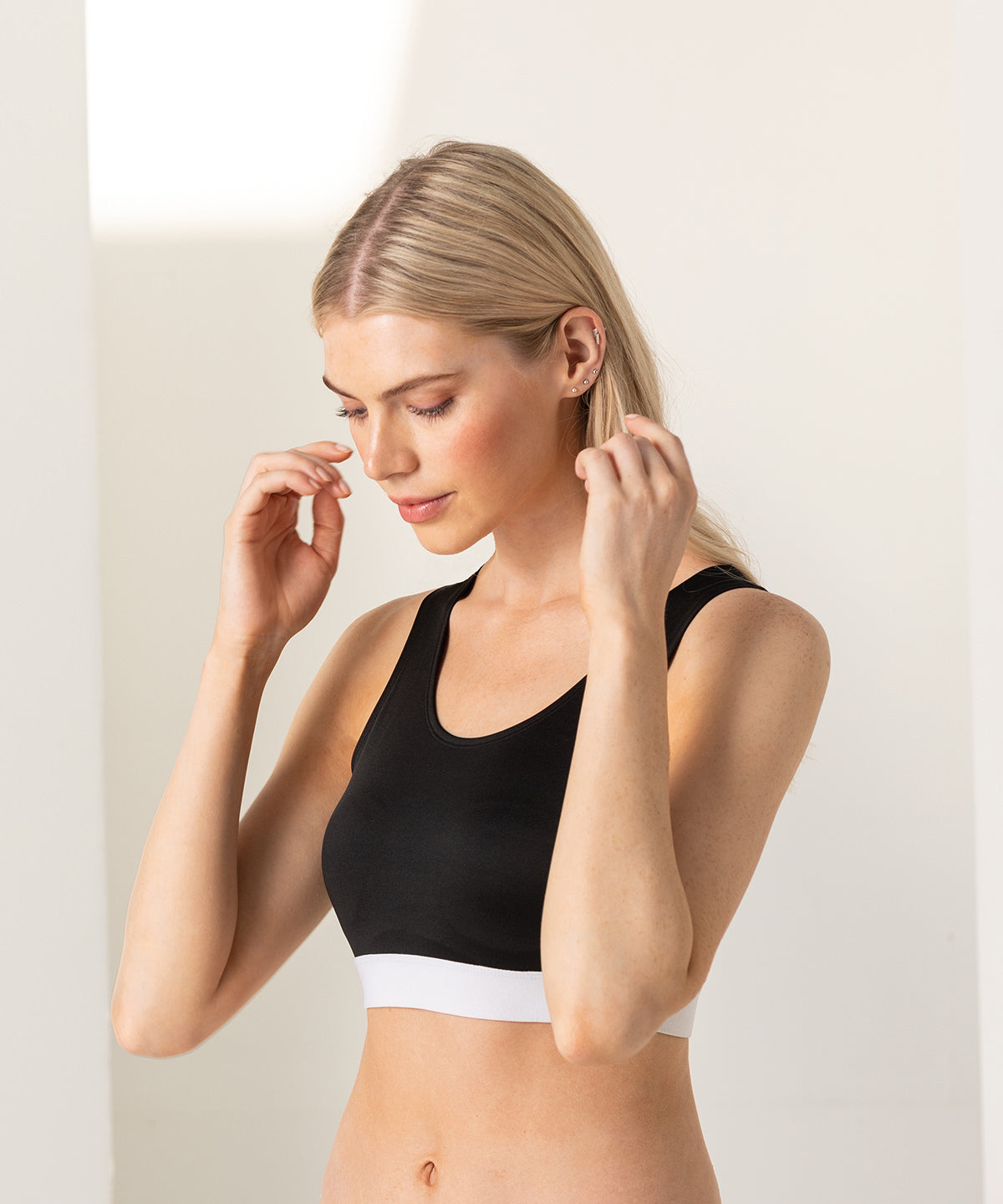 Vesti - Women's Fashion Crop Top