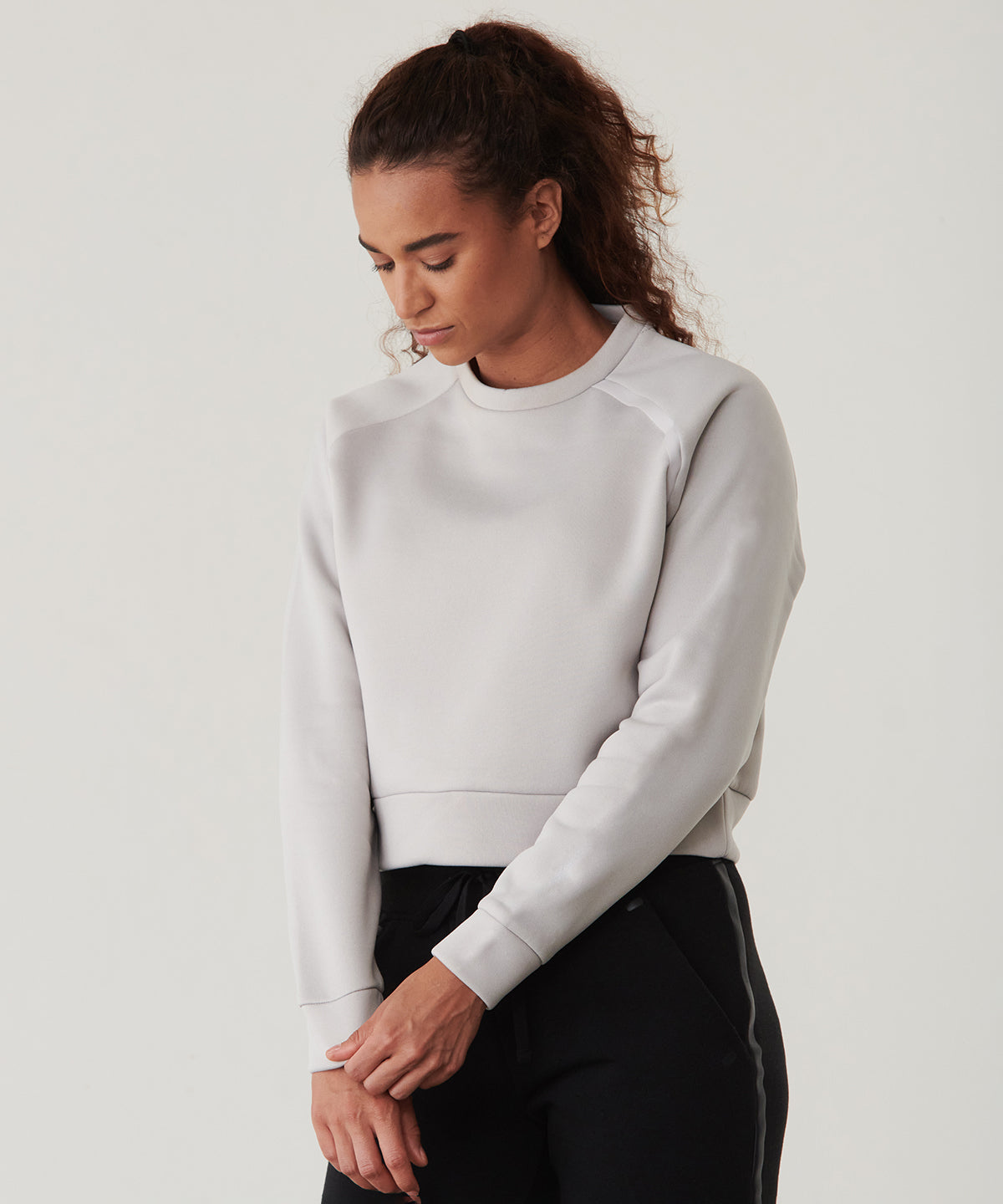 Háskólapeysur - Women's Cropped Sweatshirt